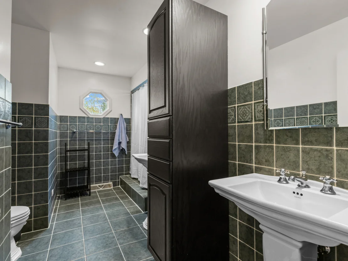 Photo of 155 Helm Road