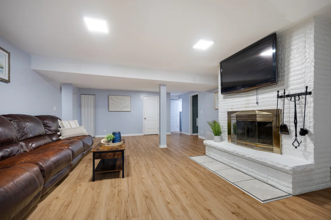 Photo of 703 Crestview Drive