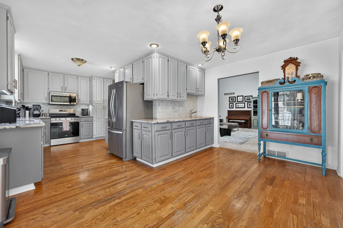 Photo of 9176 Forest Ridge Drive