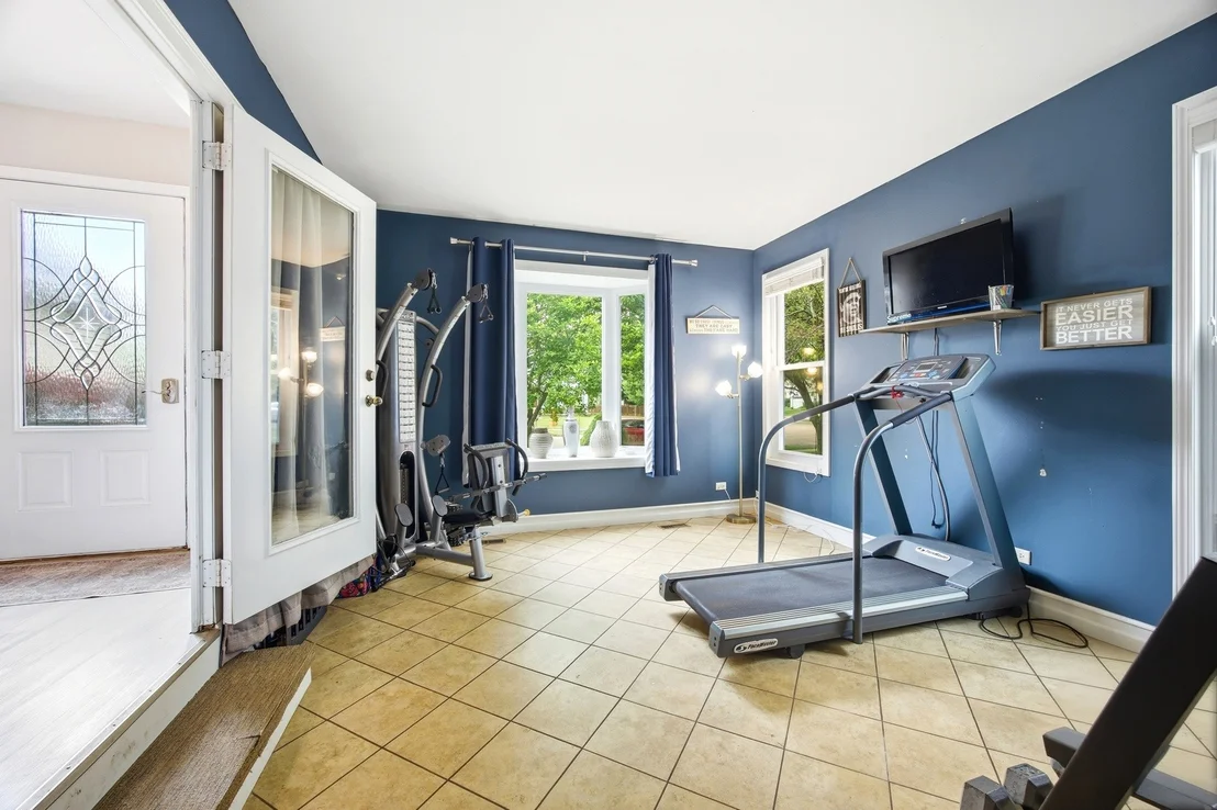 Photo of 2096 Edinburgh Lane
