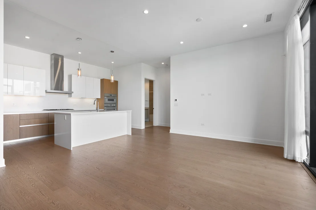Photo of Unit 406 at 6 N Bishop Street