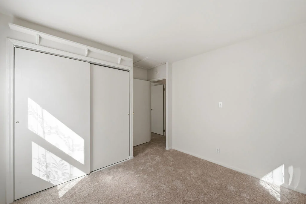 Photo of 910 Meadow Lane