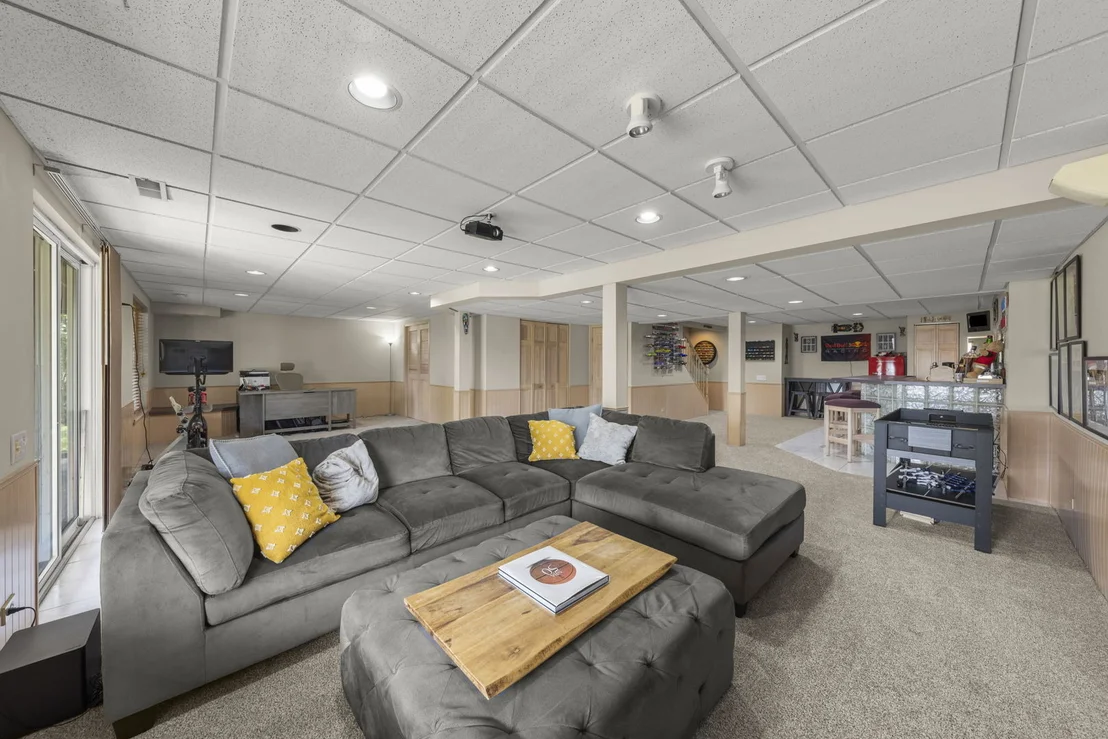 Photo of 422 Cardinal Drive