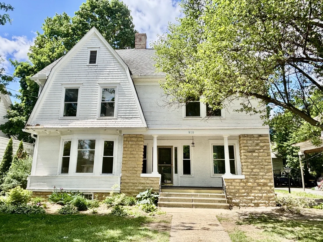 Photo of 910 N State Street