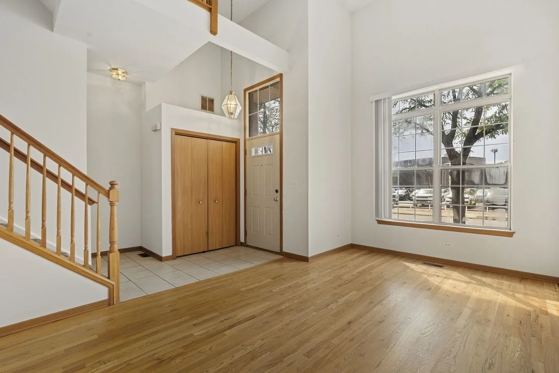 Photo of 1114 Des Plaines Avenue