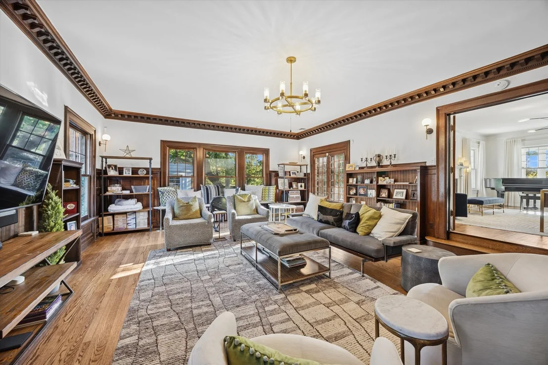 Photo of 176 Riverside Road