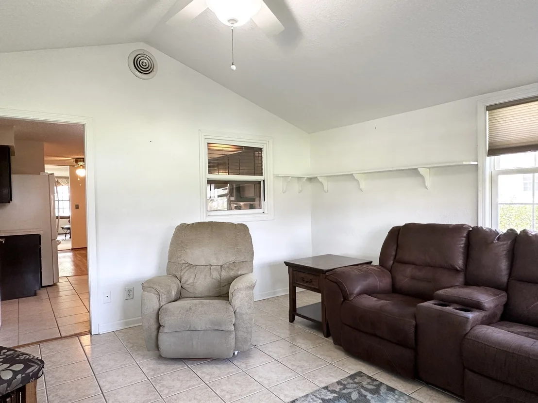 Photo of 1130 Cardinal Drive