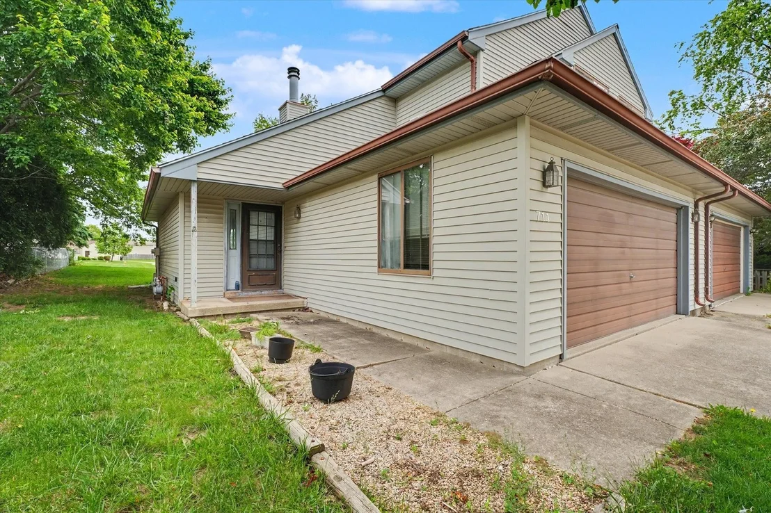 Photo of 711 Higgins Road