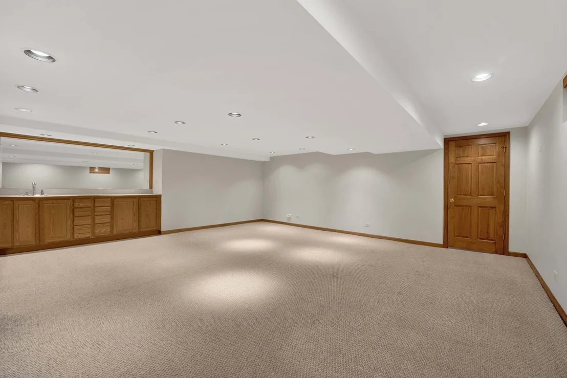 Photo of 18W724 20th Place