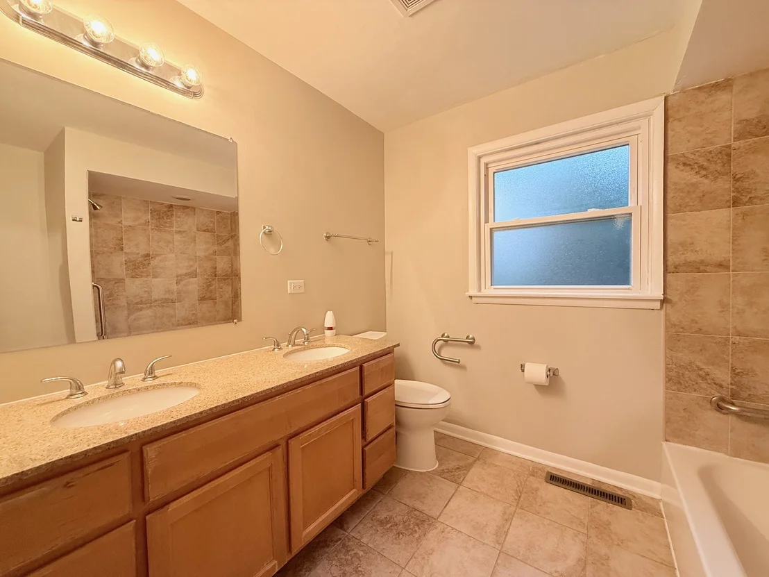 Photo of 1121 Olive Road
