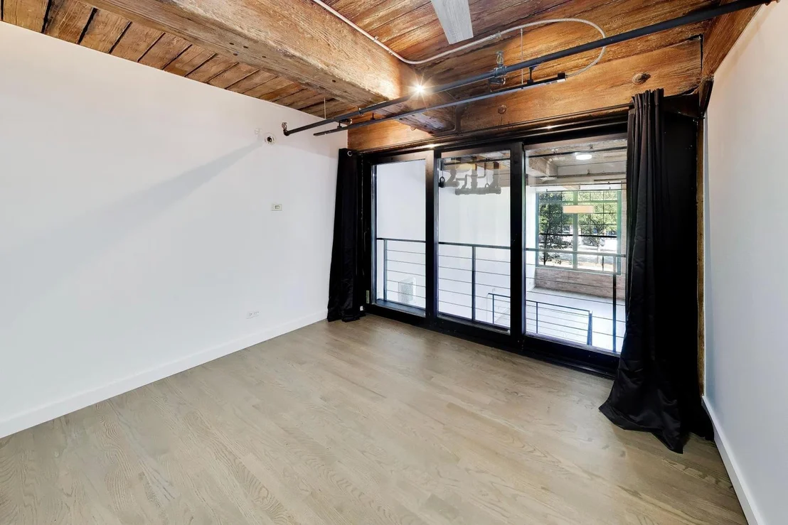 Photo of Unit 141 at 1000 W Washington Boulevard