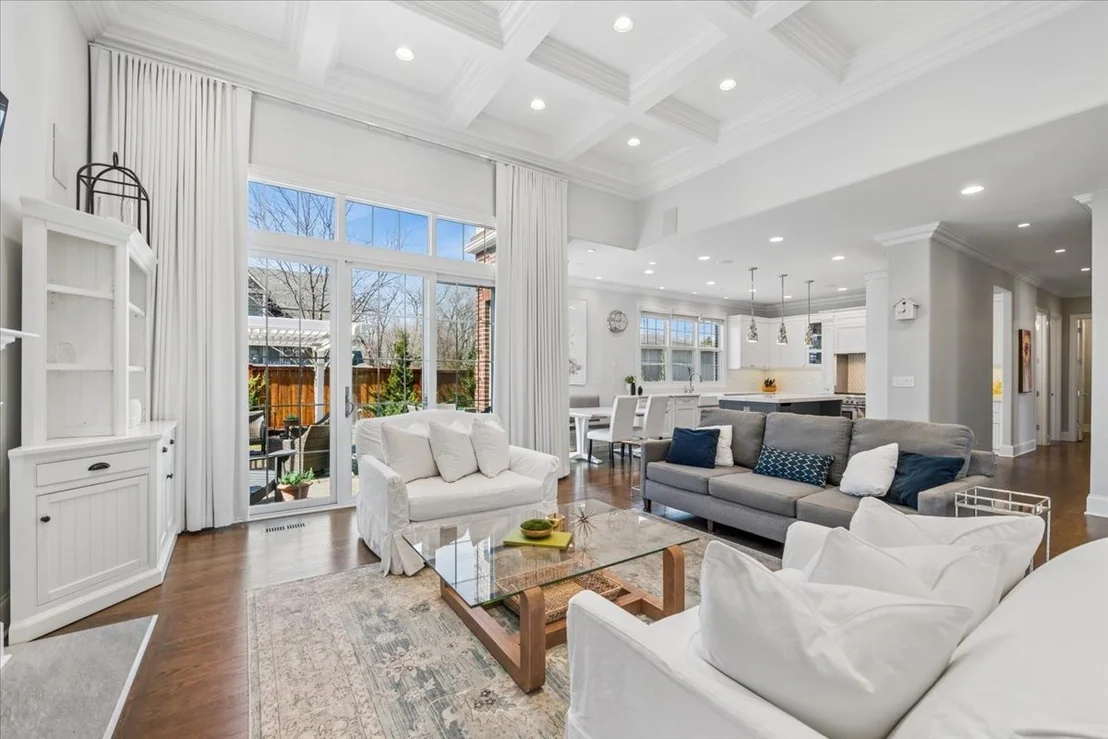 Photo of 1024 Prairie Lawn Road