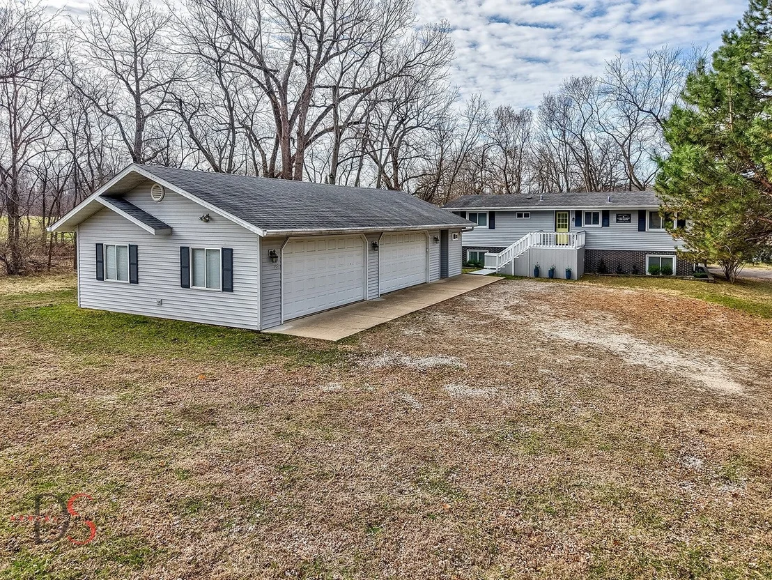 Photo of 152 Beachview Court