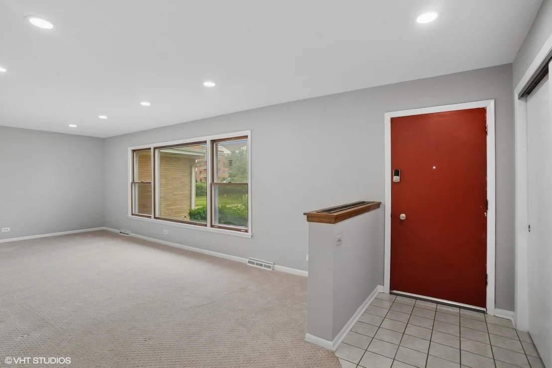 Photo of 33 W Wise Road