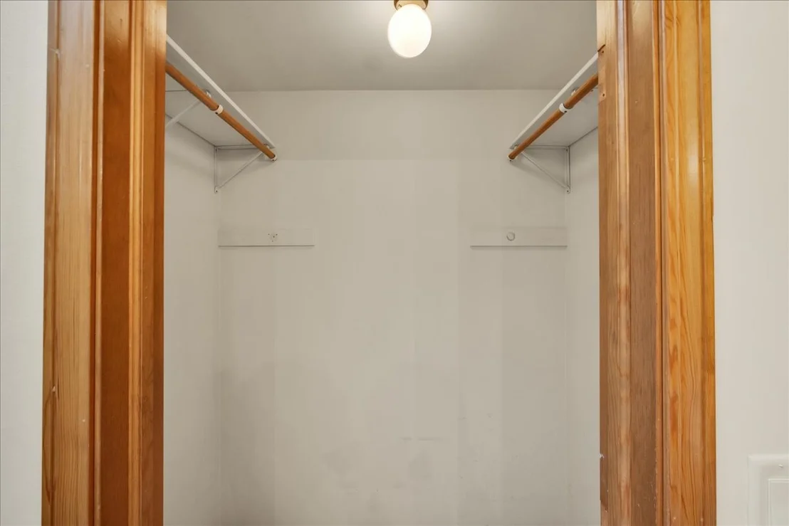 Photo of 446 S Wenbriar Square