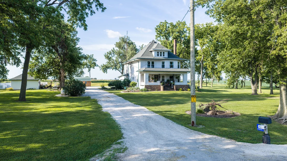 Photo of 467 N 42nd Road