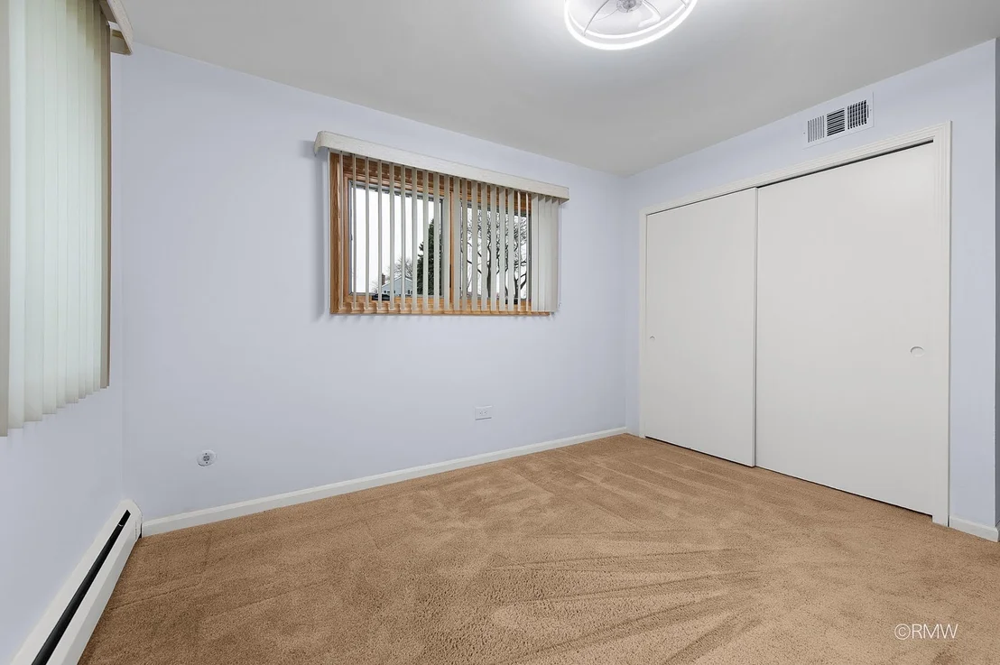 Photo of 21W301 Par Lane