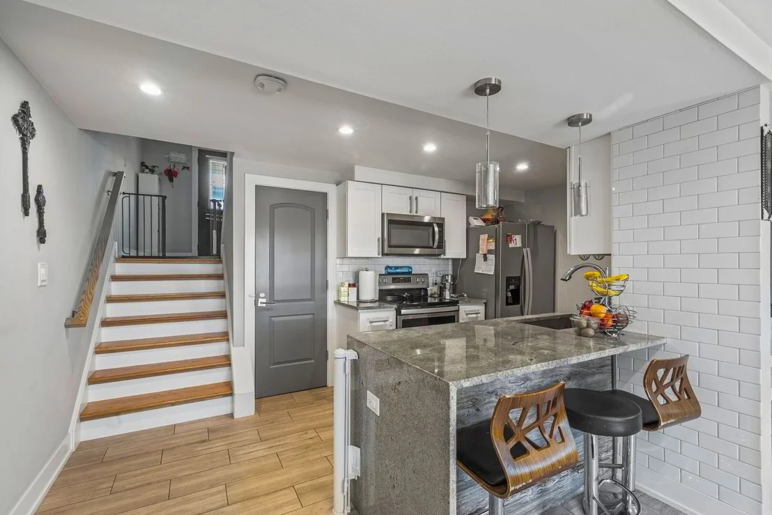 Photo of Unit B at 8914 Robin Drive