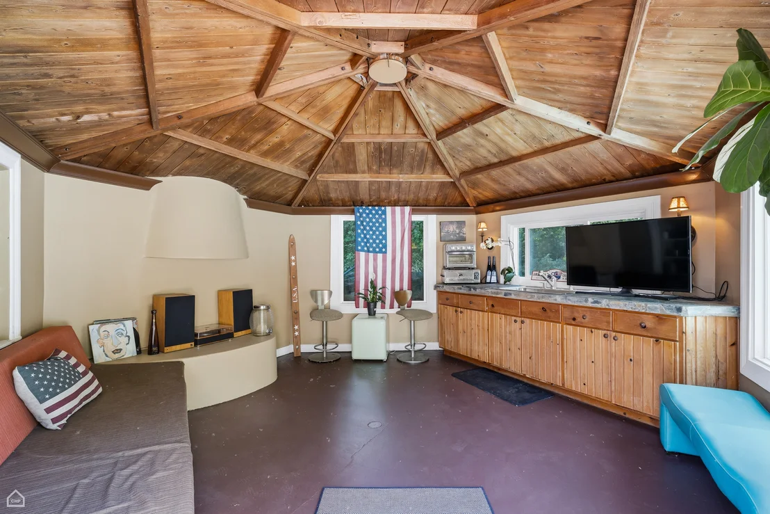 Photo of 1540 Grant Road