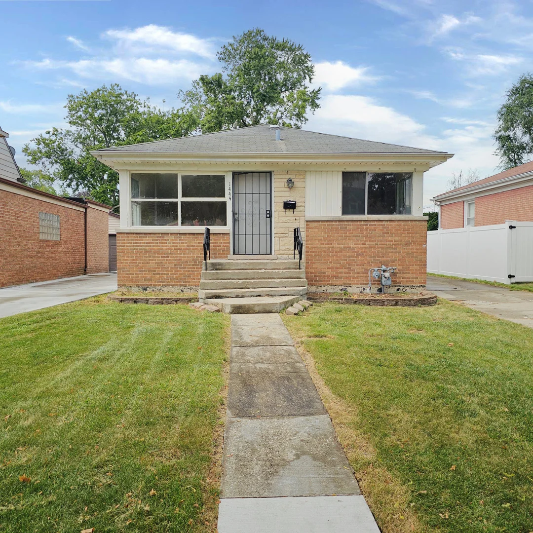 Photo of 1444 Morris Avenue