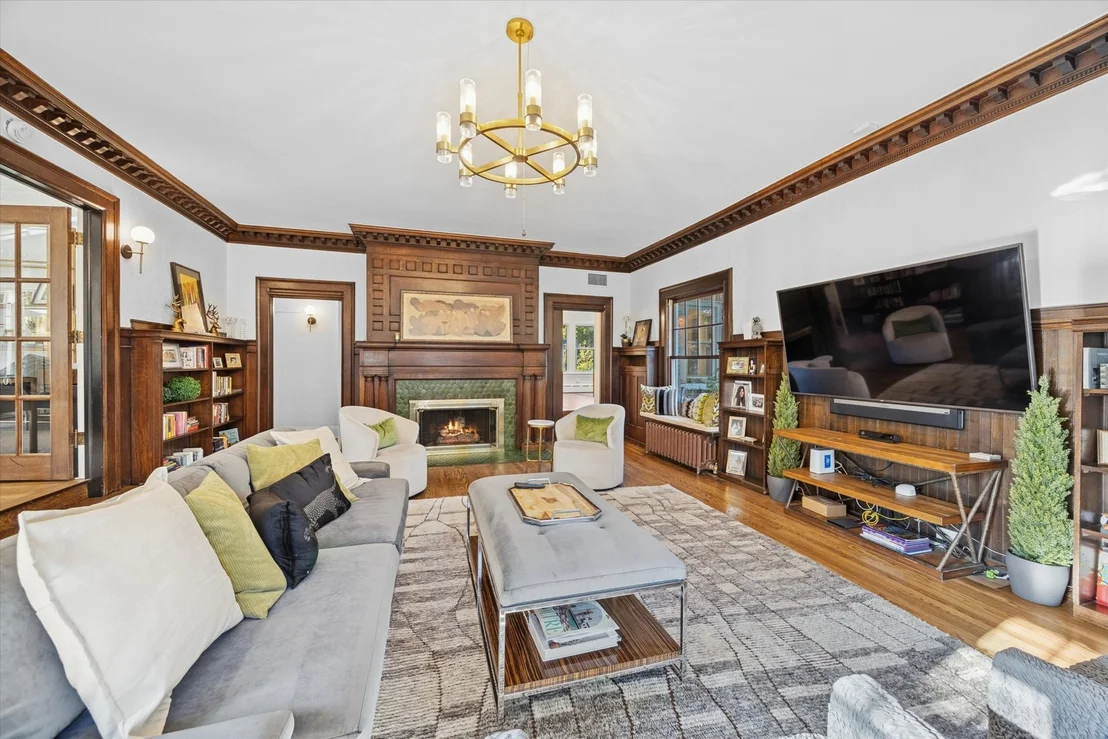 Photo of 176 Riverside Road