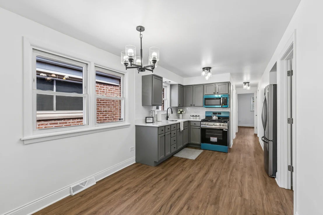 Photo of 1020 W 108th Place