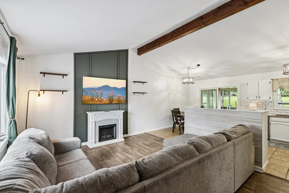 Photo of 710 Greenbriar Lane