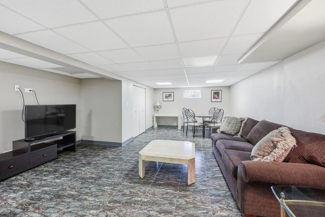 Photo of 715 Pinecroft Drive