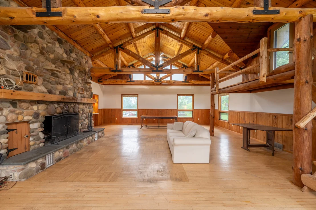 Photo of 3237 W Wilderness Road