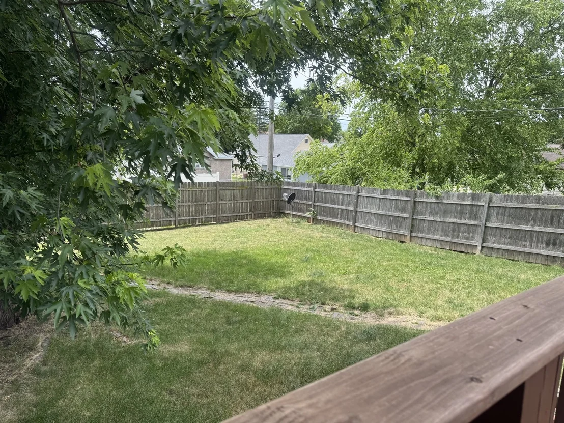 Photo of 105 W 4th Street
