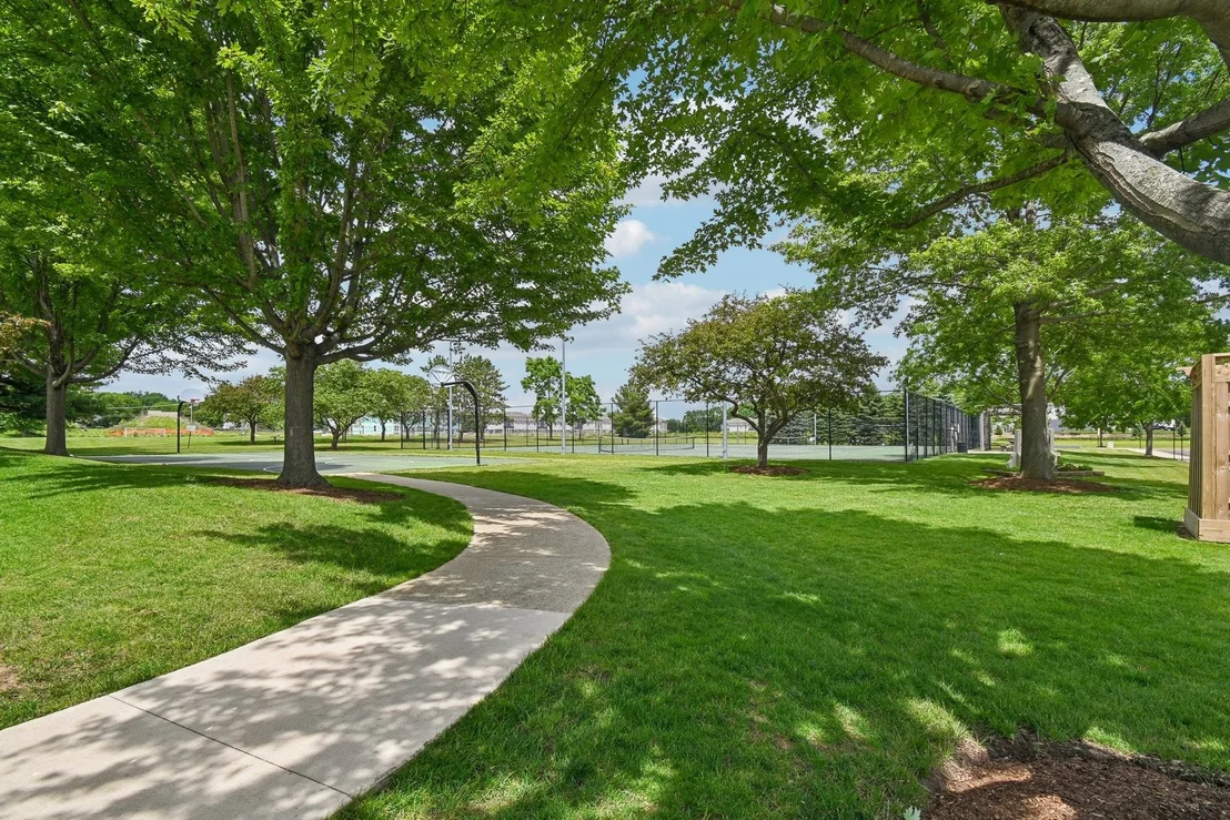 Photo of 2011 Glenmoor Drive