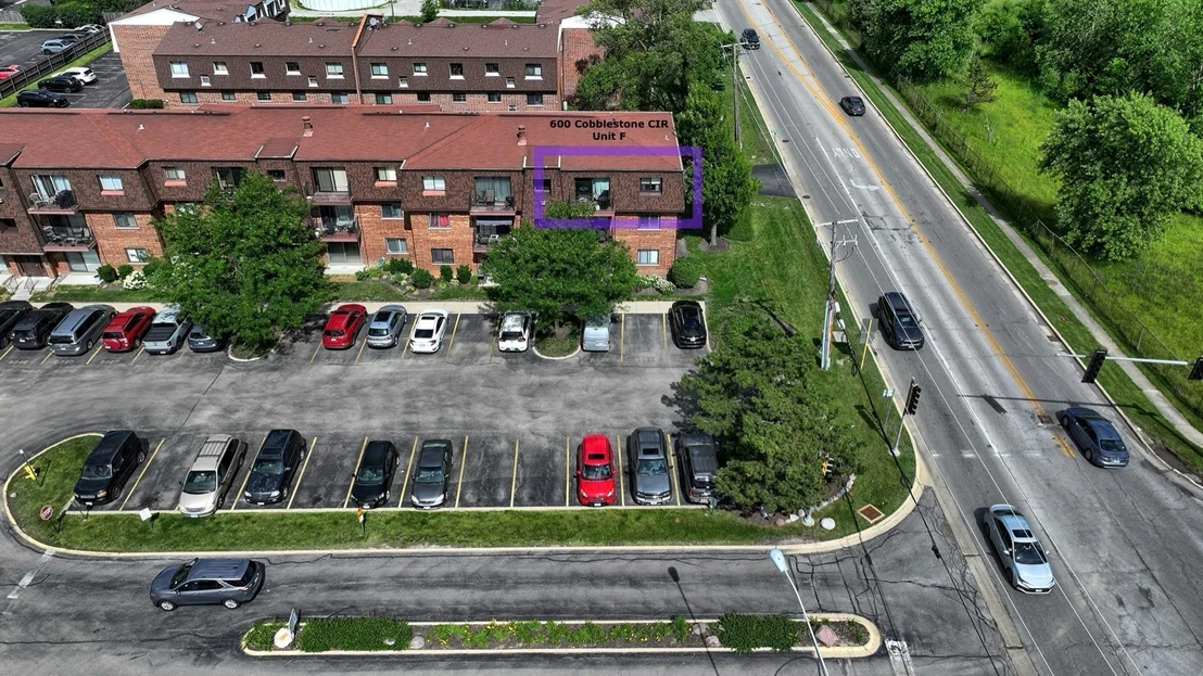 Photo of Unit F at 600 Cobblestone Circle