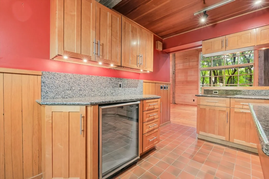 Photo of 802 La Sell Drive