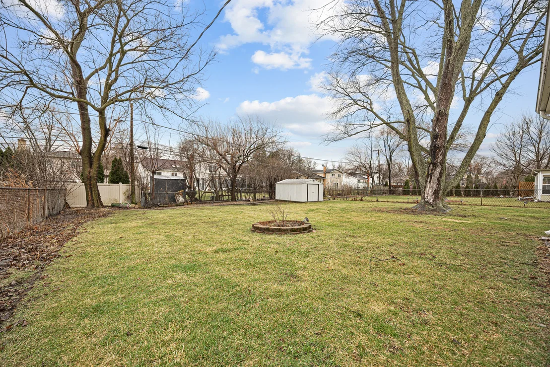 Photo of 1811 AZALEA Lane
