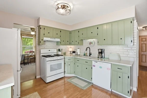 Photo of 549 Willow Lane