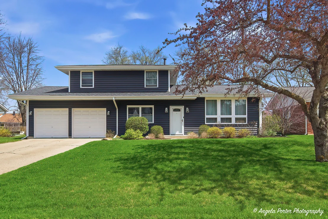 Photo of 412 Surrey Lane
