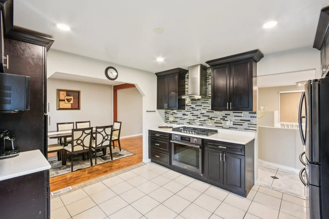 Photo of 941 W Army Trail Boulevard