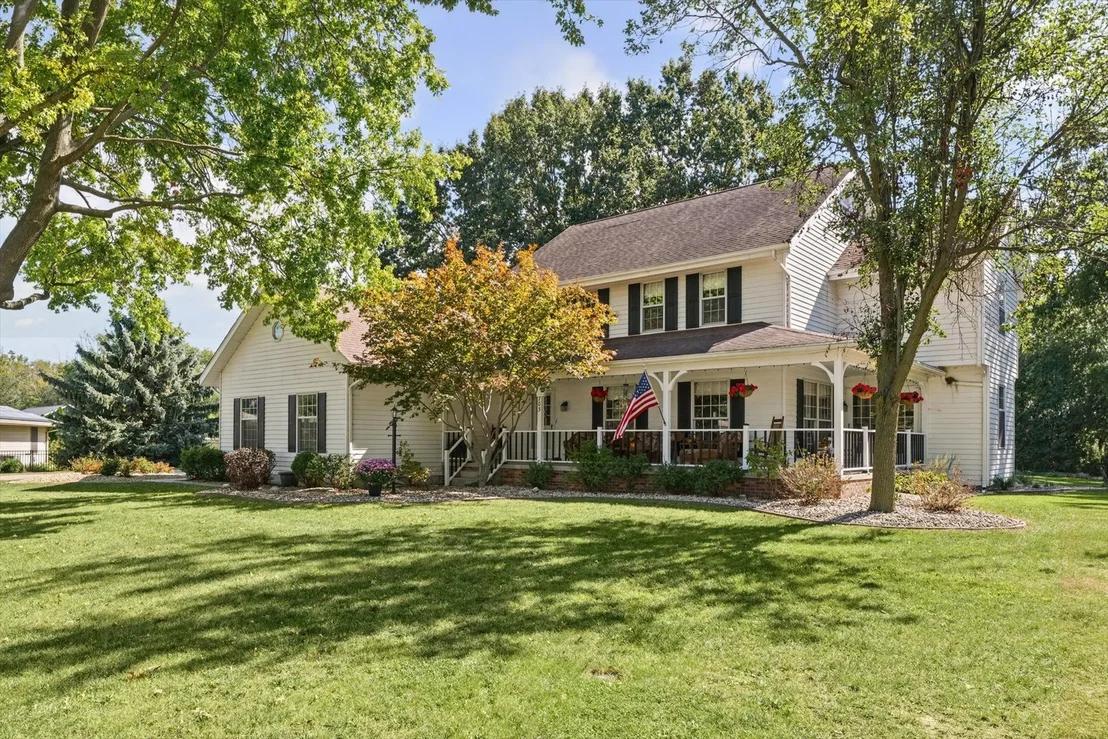 Photo of 703 Surrey Road