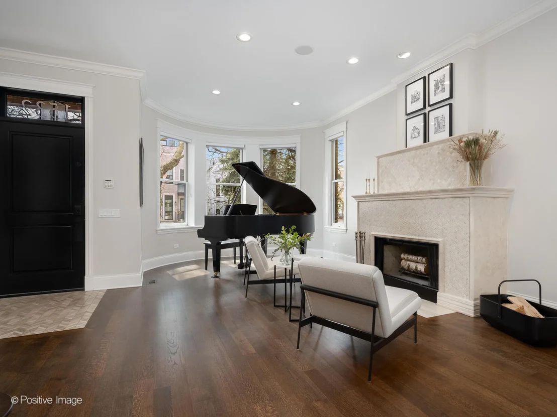 Photo of 1532 W Wolfram Street