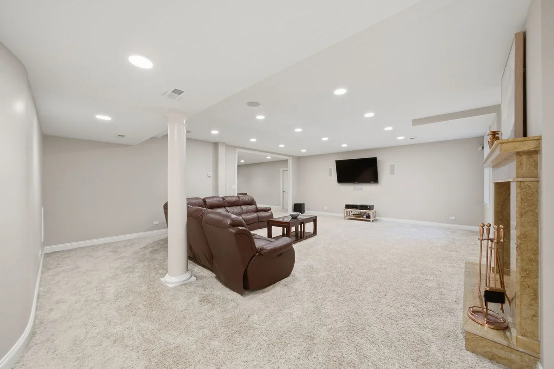 Photo of 3340 Lakeside Avenue