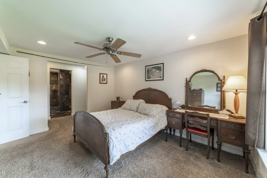 Photo of 16453 LAKESIDE Drive