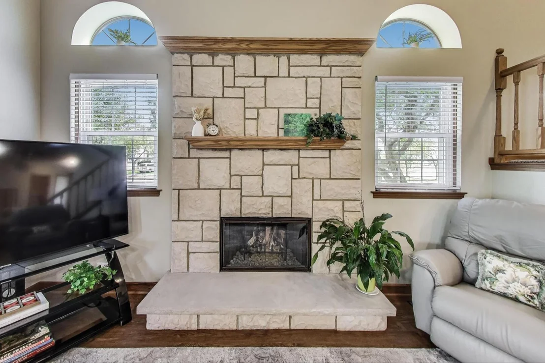 Photo of 659 N Meadows Boulevard N