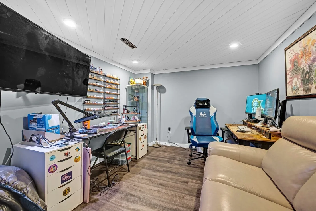 Photo of 903 Crestline Drive