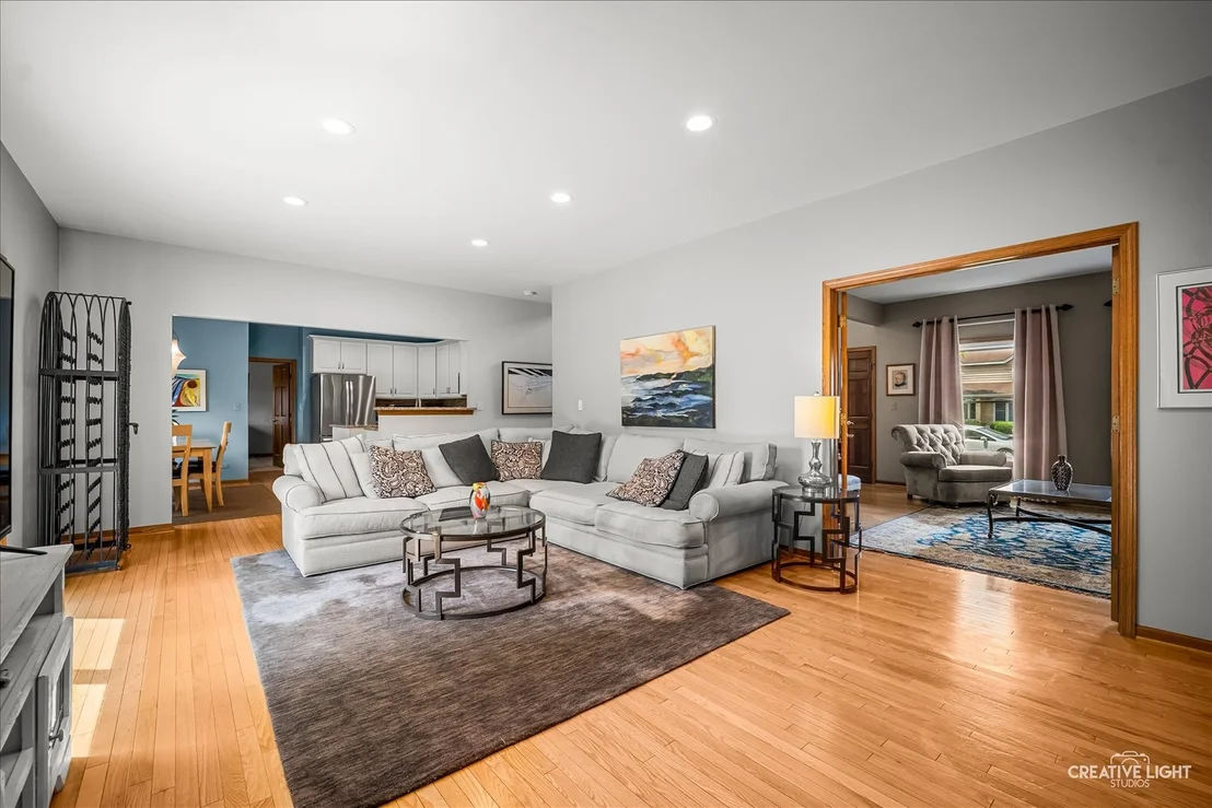 Photo of 1N211 Coventry Drive