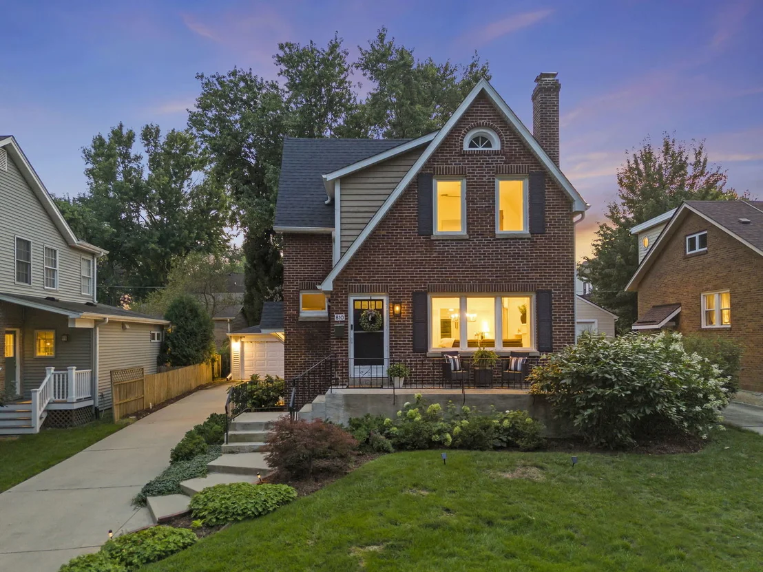 Photo of 810 N Summit Street