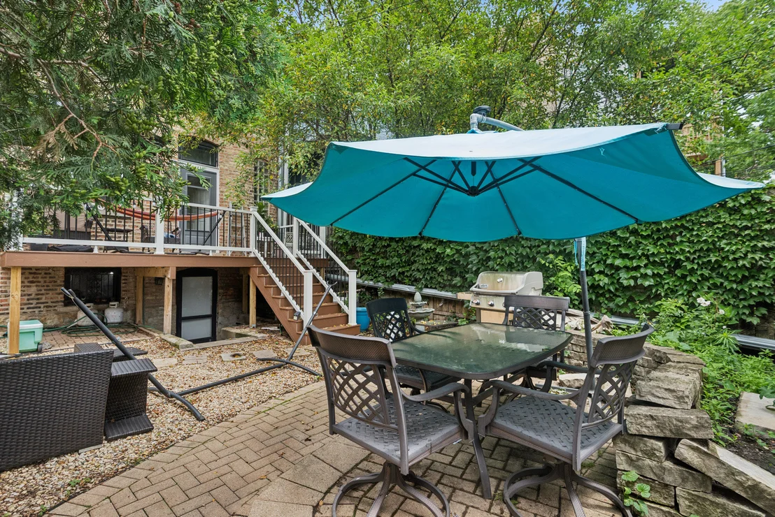 Photo of 1329 W Pratt Boulevard