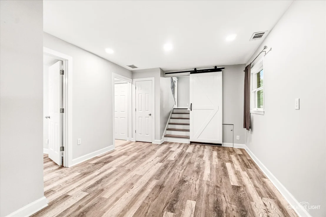 Photo of 883 Holiday Drive
