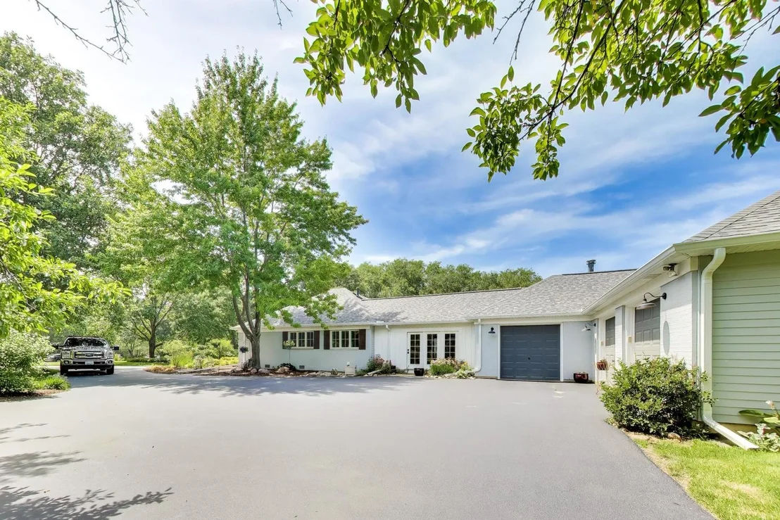 Photo of 38W064 Tanglewood Drive