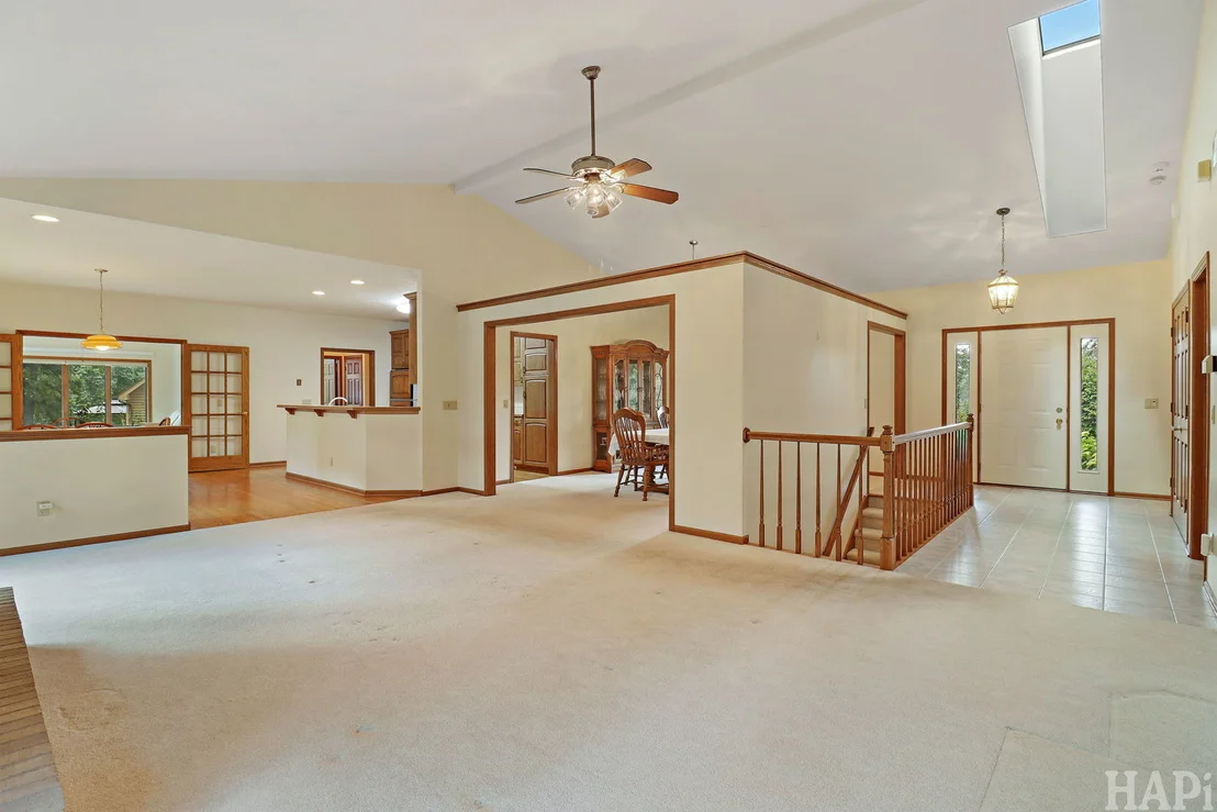 Photo of 2215 N Elmkirk Park