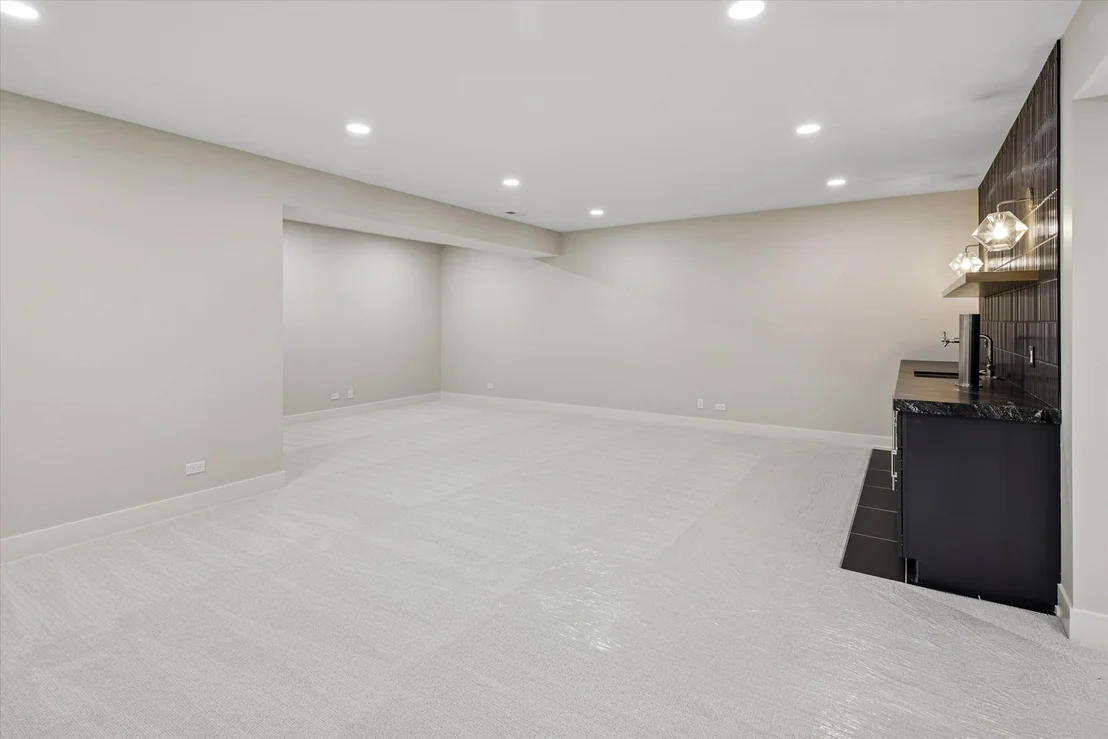 Photo of 498 W 3rd Avenue